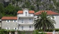 Apartmani Lipci, alojamiento privado en Morinj, Montenegro